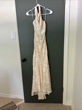 Elegant Cream Halter Lace Evening Dress